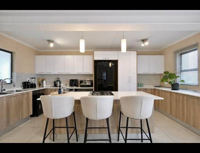 2 BEDROOM APARTMENT FOR SALE IN MODDERFONTEIN